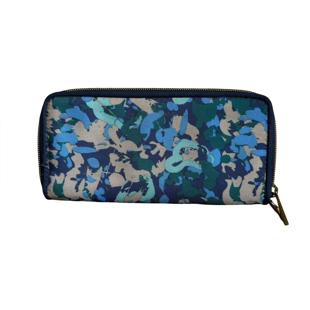 Travelon RFID blocking Zippered Blue Floral Travel Wallet - Picture 4 of 4